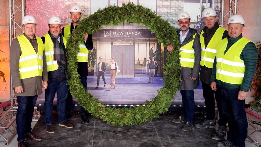 Topping out ceremony of office building at New Hanza